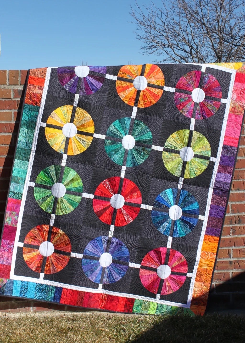 Sassafras Lane Designs Piccadilly Circle Quilt Pattern Finished Size: 55"x70"