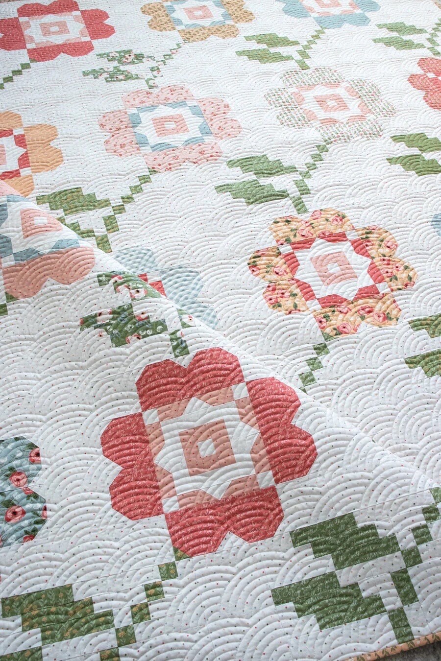 Lella Boutique Bloomers Quilt Pattern Finished Size: 83.5"x85.5"