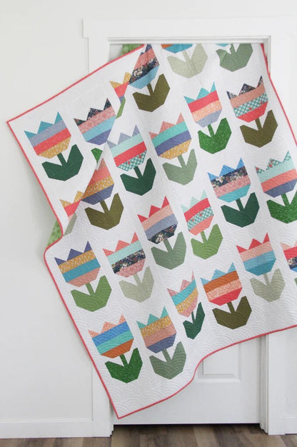 Cluck Cluck Sew Tulips Quilt Pattern (5 Size Variations Per Pattern)