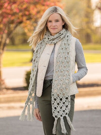 Annie's Crochet Learn-a-Stitch Crochet Scarves (7 Scarf Projects Per Pattern Book)