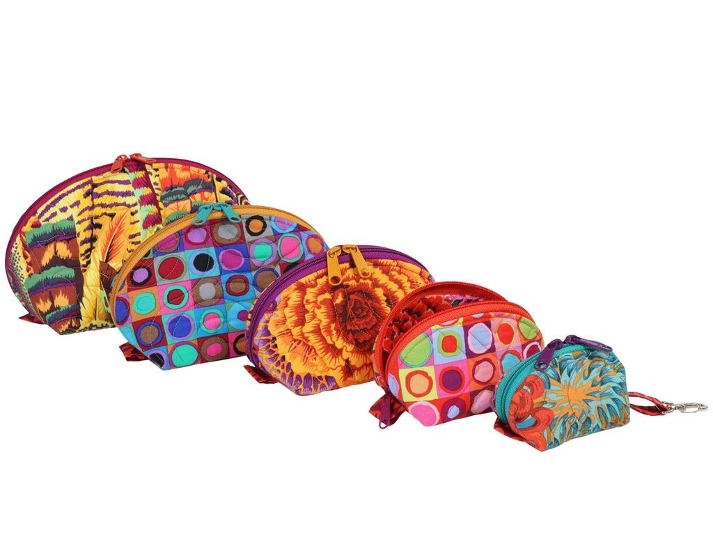 ByAnnie Clam Up Zippered Pouches Bag Pattern (14 Colors of 18"x54" Mesh Packs Sold Separately)