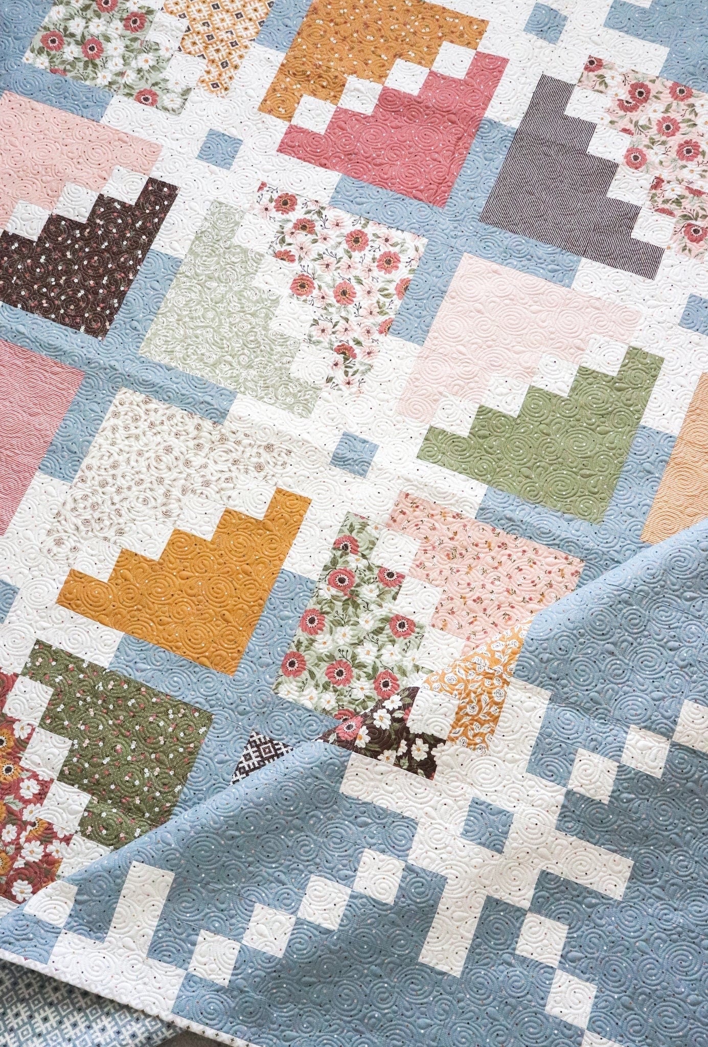 Lella Boutique Sparkler Quilt Pattern Finished Size: 82"x82"